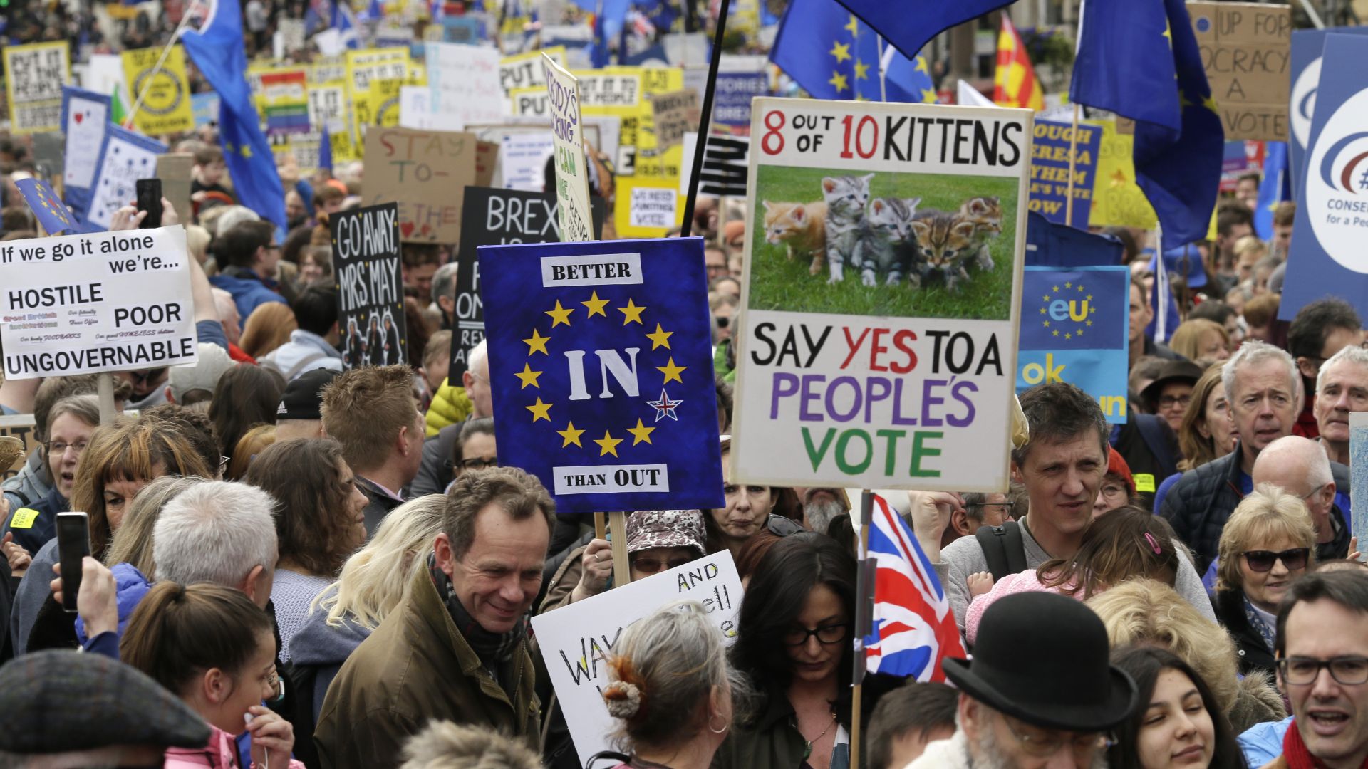 ЕС обичам те стотици хиляди хора дефилираха днес в