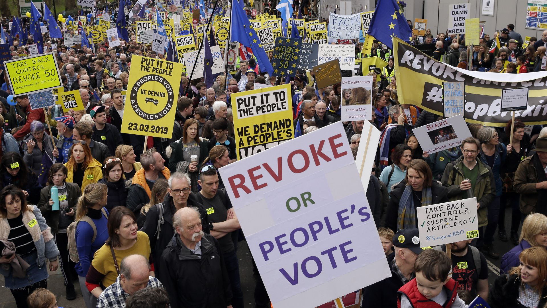 Английските гласоподаватели използваха вчерашните местни избори за да накажат както