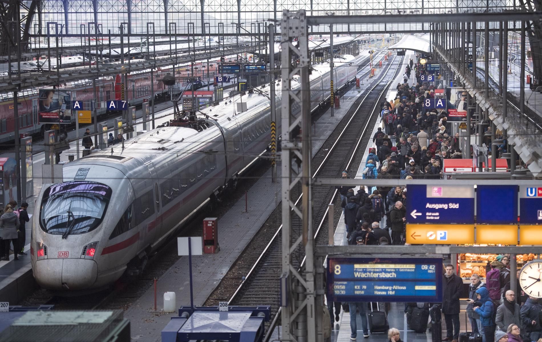 Германия влага колосална сума в железниците си