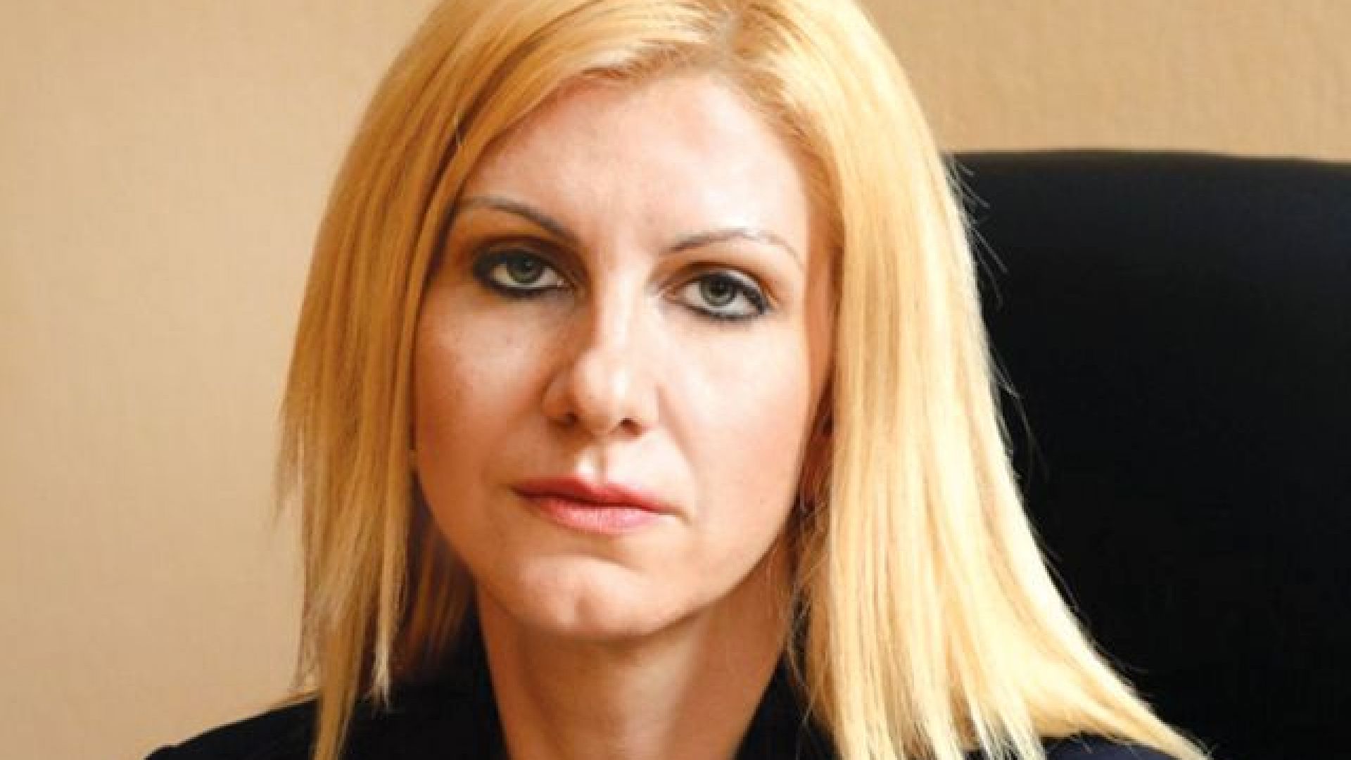 Зам министърът на правосъдието Десислава Ахладова е била назначена като временно
