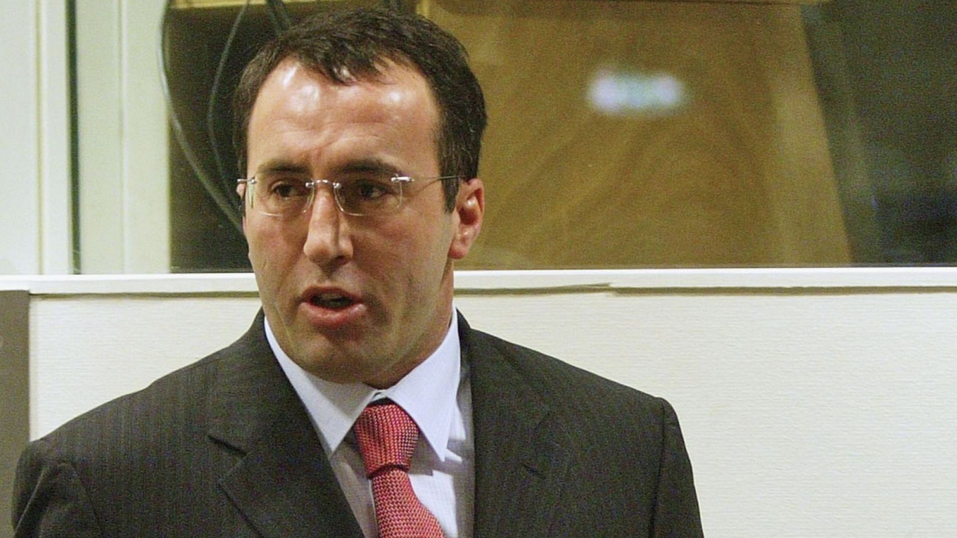 Косовският премиер Рамуш Харадинай уволни заместник-министъра на правосъдието Весна Микич,