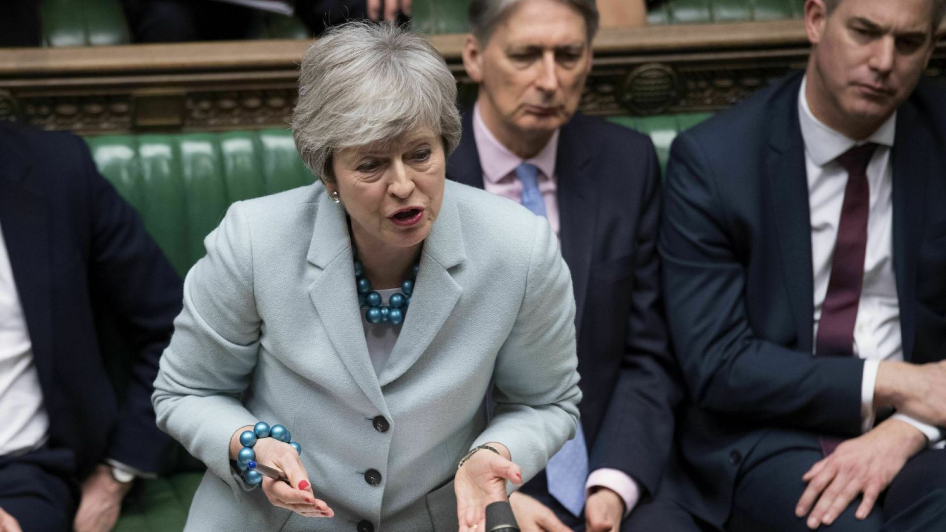 Британските депутати гласуваха вчера да поемат контрола върху процеса по