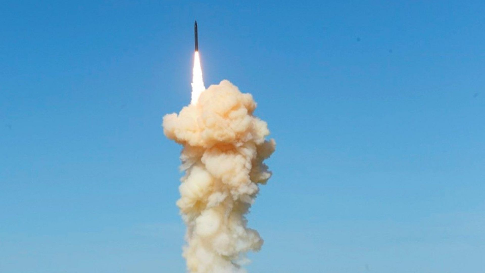 Тест: US армията "залпово" прехвана и унищожи междуконтинентална балистична ракета (видео)