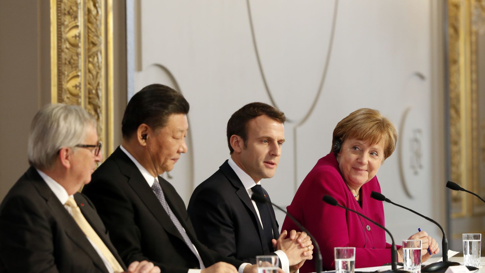Френският президент Еманюел Макрон поиска от китайския президент Си Цзинпин