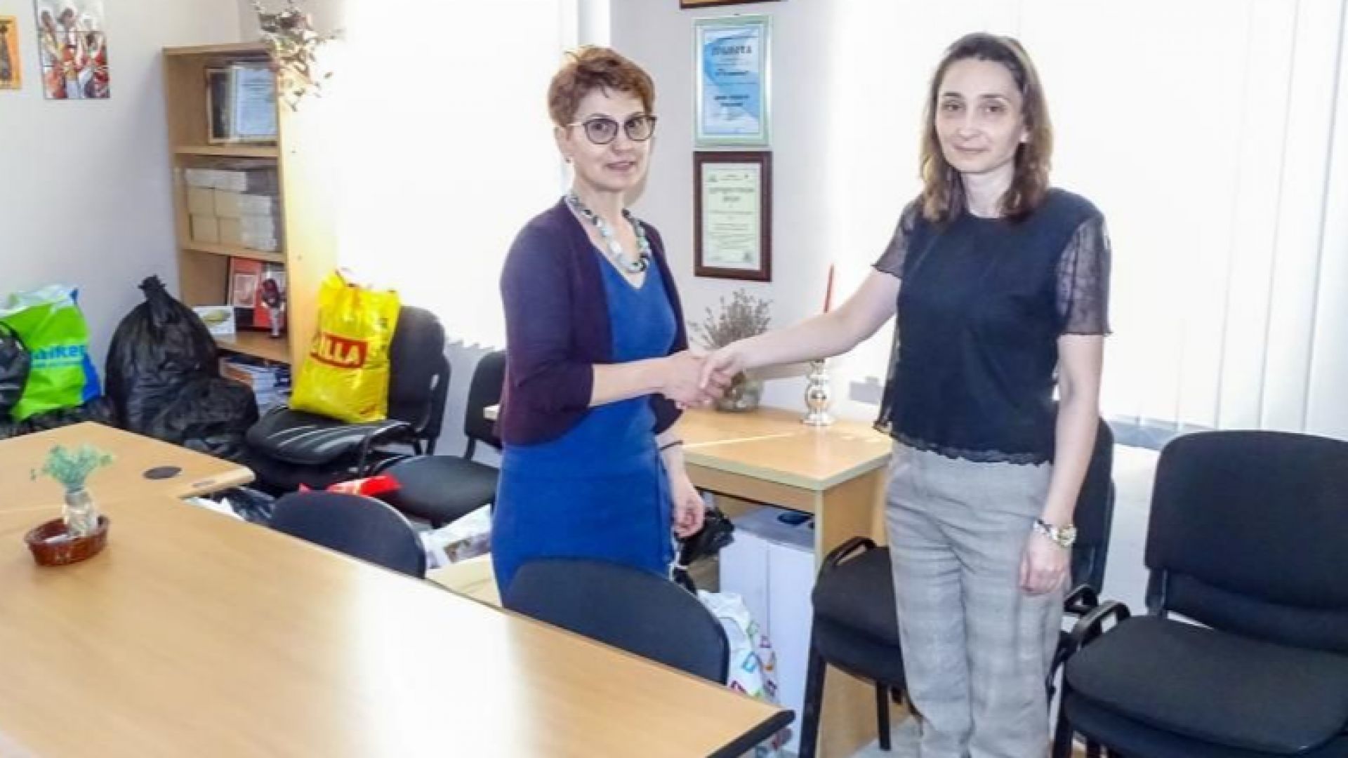 По повод големия християнския празник Благовещение работещи в Окръжен съд