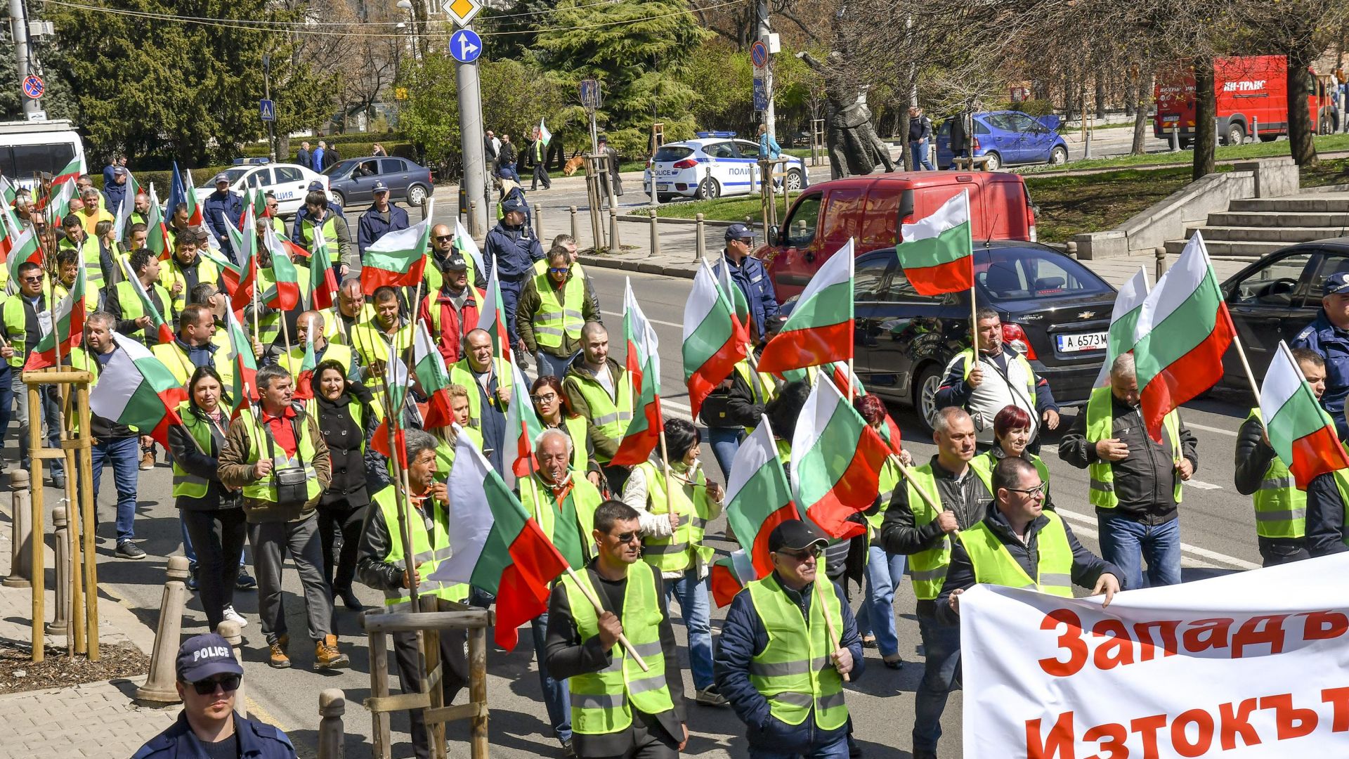 Таяни не спря протестите в Страсбург и София