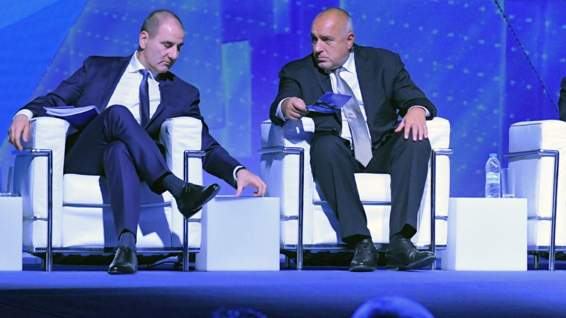 Премиерът Бойко Борисов е напуснал Министерския съвет без да се