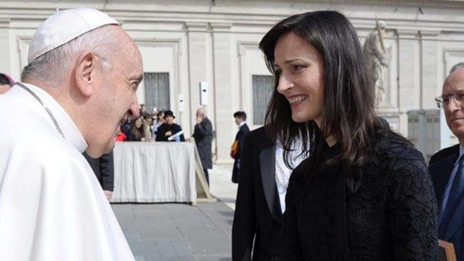 Папата прие Мария Габриел на специална церемония (видео)