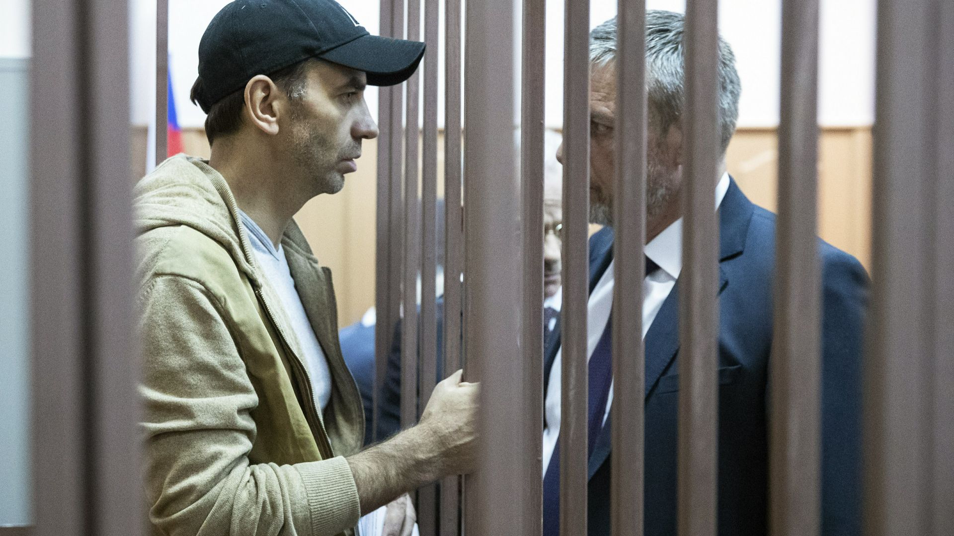 Басманният районен съд в Москва остави в ареста бившия руски