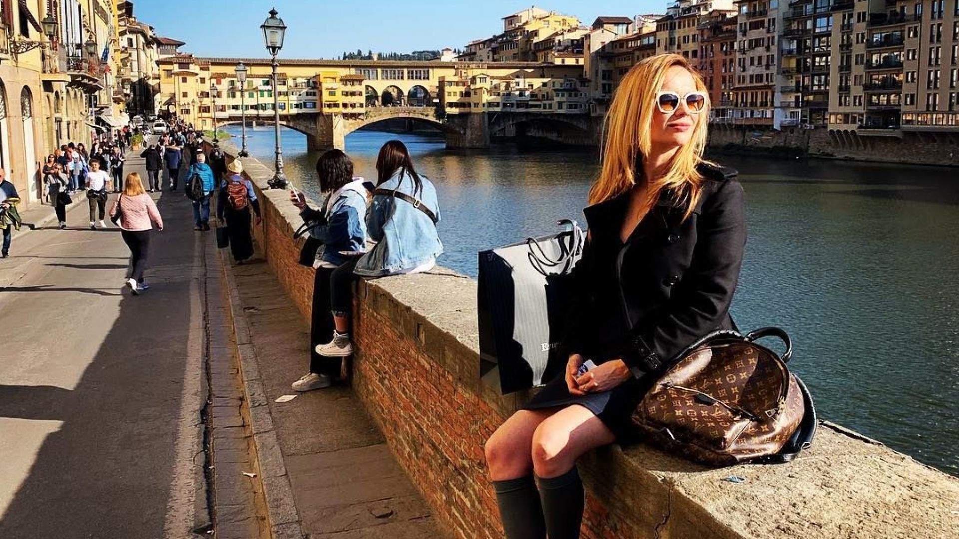 Вики от Мастило отпразнува 3 години брак в Италия