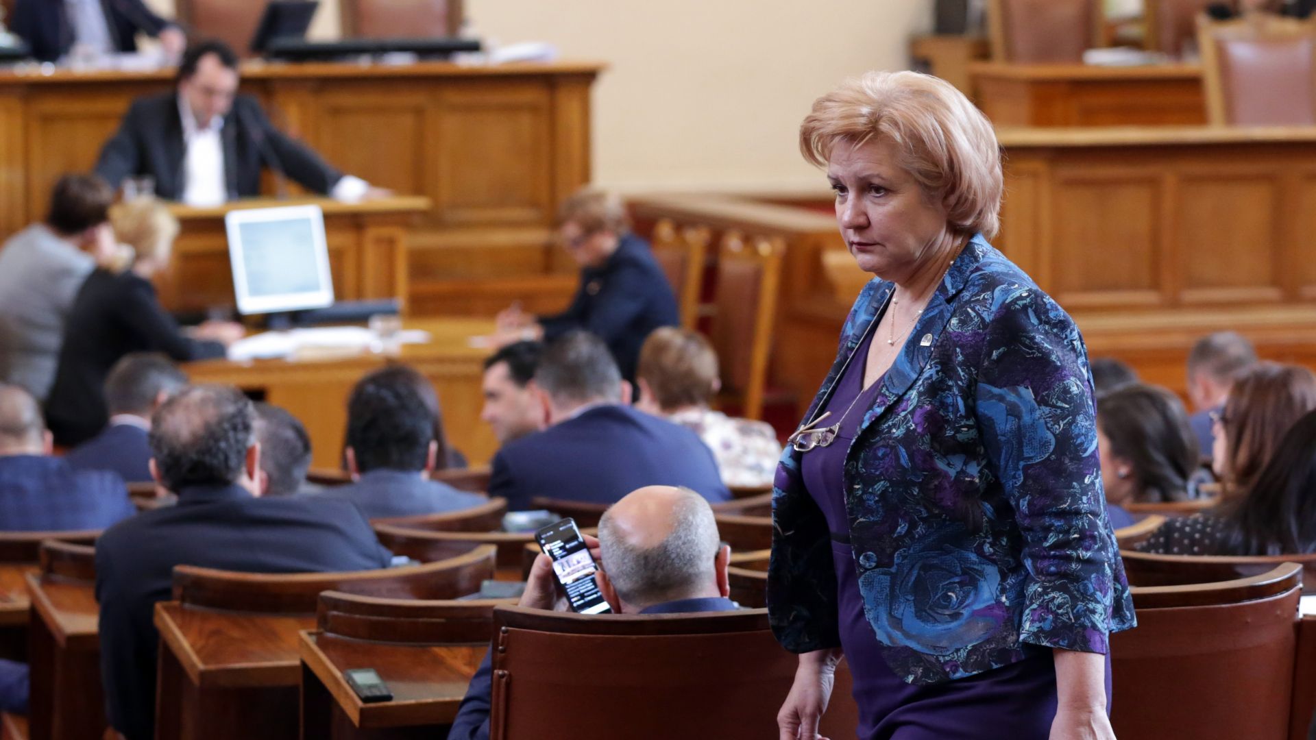 Депутатите гласуваха окончателно промените в закона с които се разсрочват