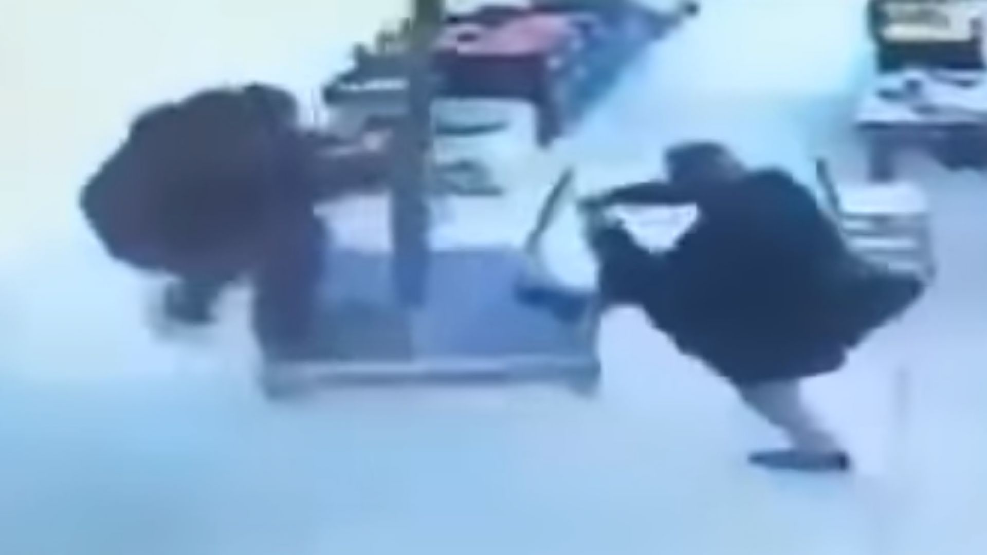 Жител на турския град Османия си спечели прякора Летящия човек