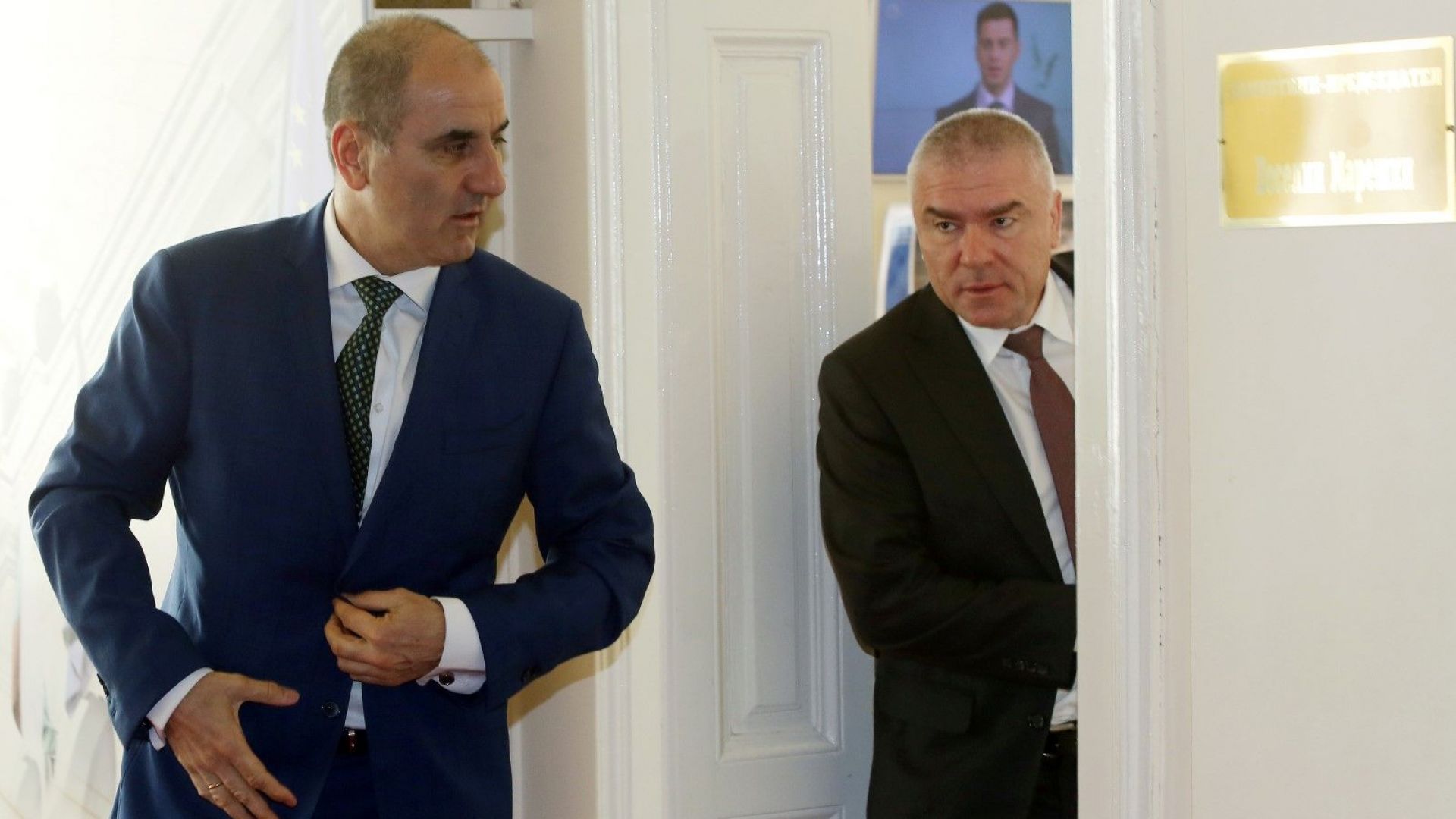 Преди да напусне Цветанов се срещна с парламентарните лидери