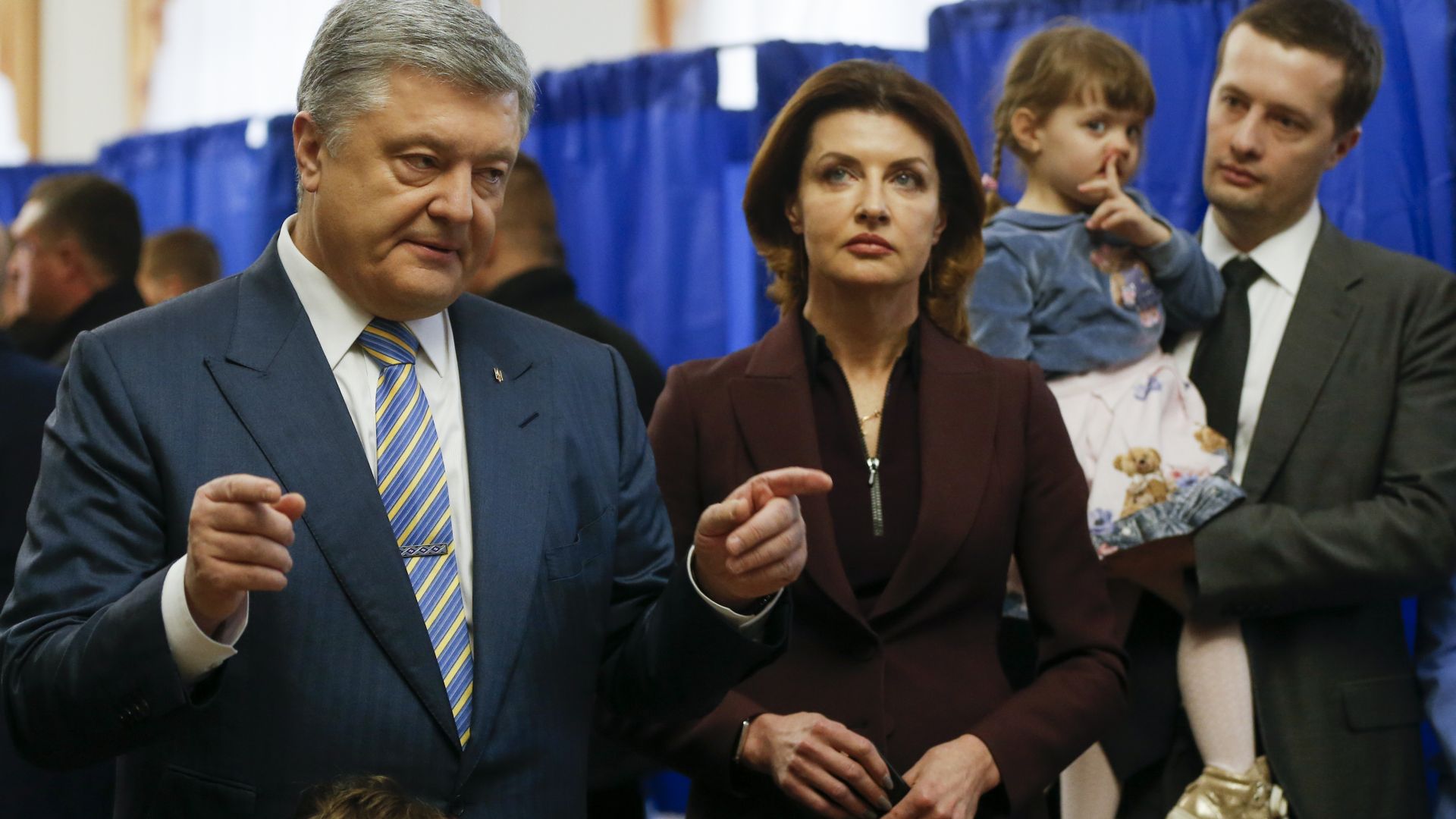 Украйна обвини бившия президент Порошенко в държавна измяна