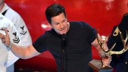 "Play Dirty": Филмът с черен хумор, абсурден обир и запомнящи се персонажи