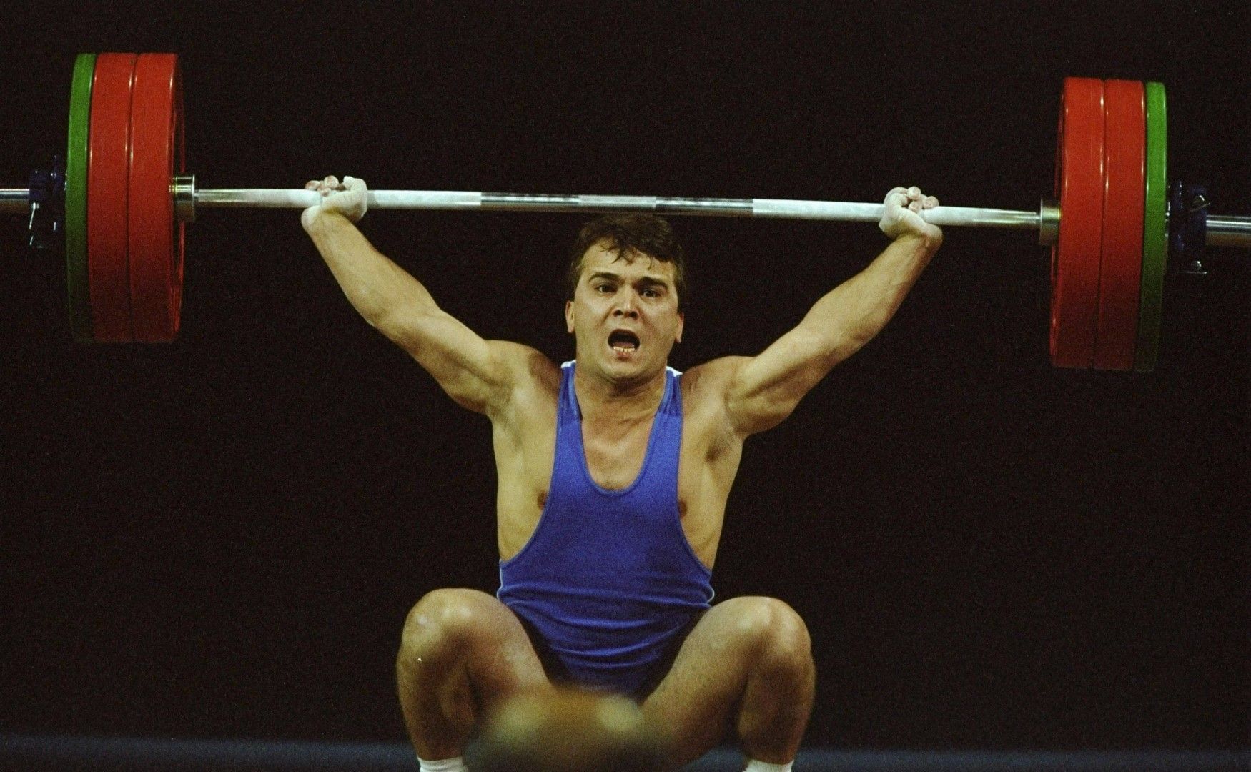 Наим Сюлейманоглу (1967-2017) Може би най-великият щангист за всички времена. Роден е в българското село Птичар и печели 12 медала с трибагреника на гърди. За наше съжаление обаче отива да се състезава за Турция, като за съседката ни грабва три олимпийски златни медала.