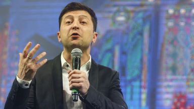 Зеленский е недосегаем за конкурентите си в Украйна