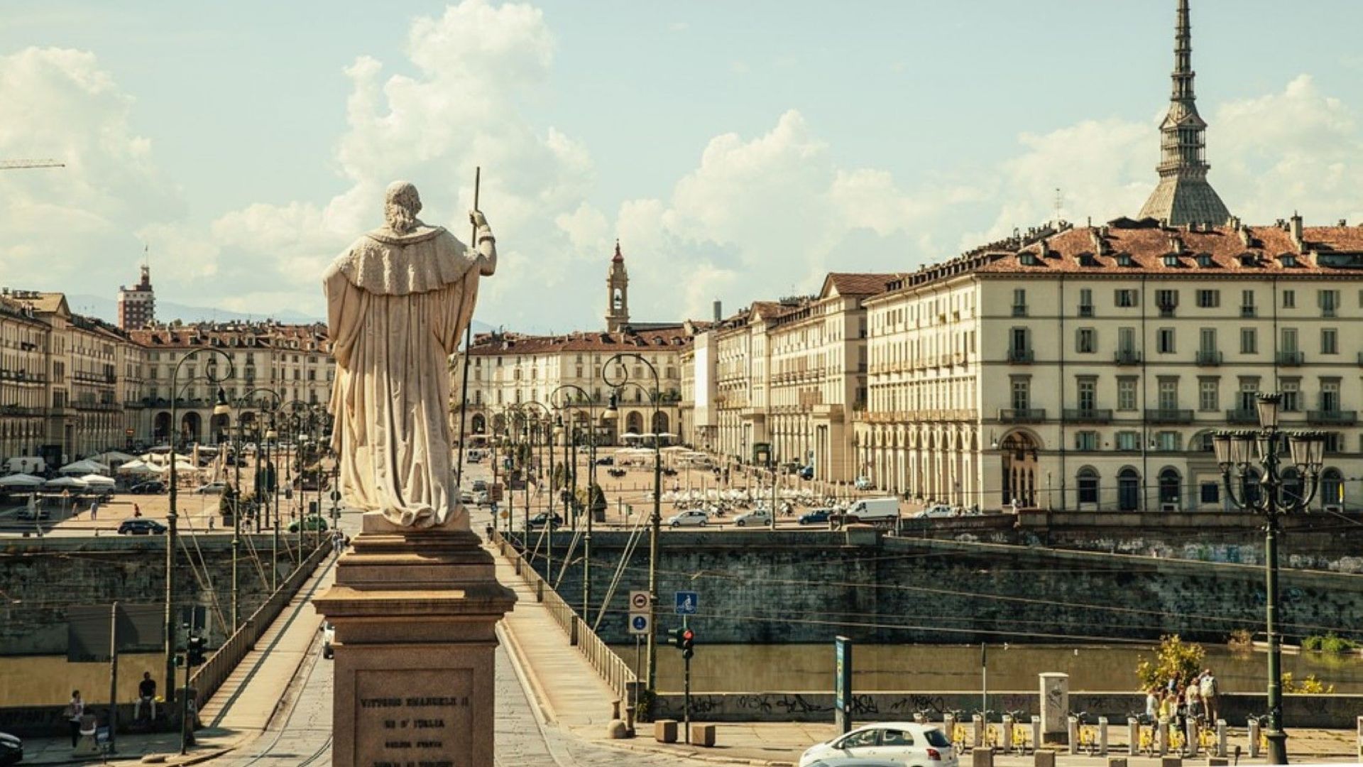 Кметицата на италианския град Торино Киара Апендино получи пратка