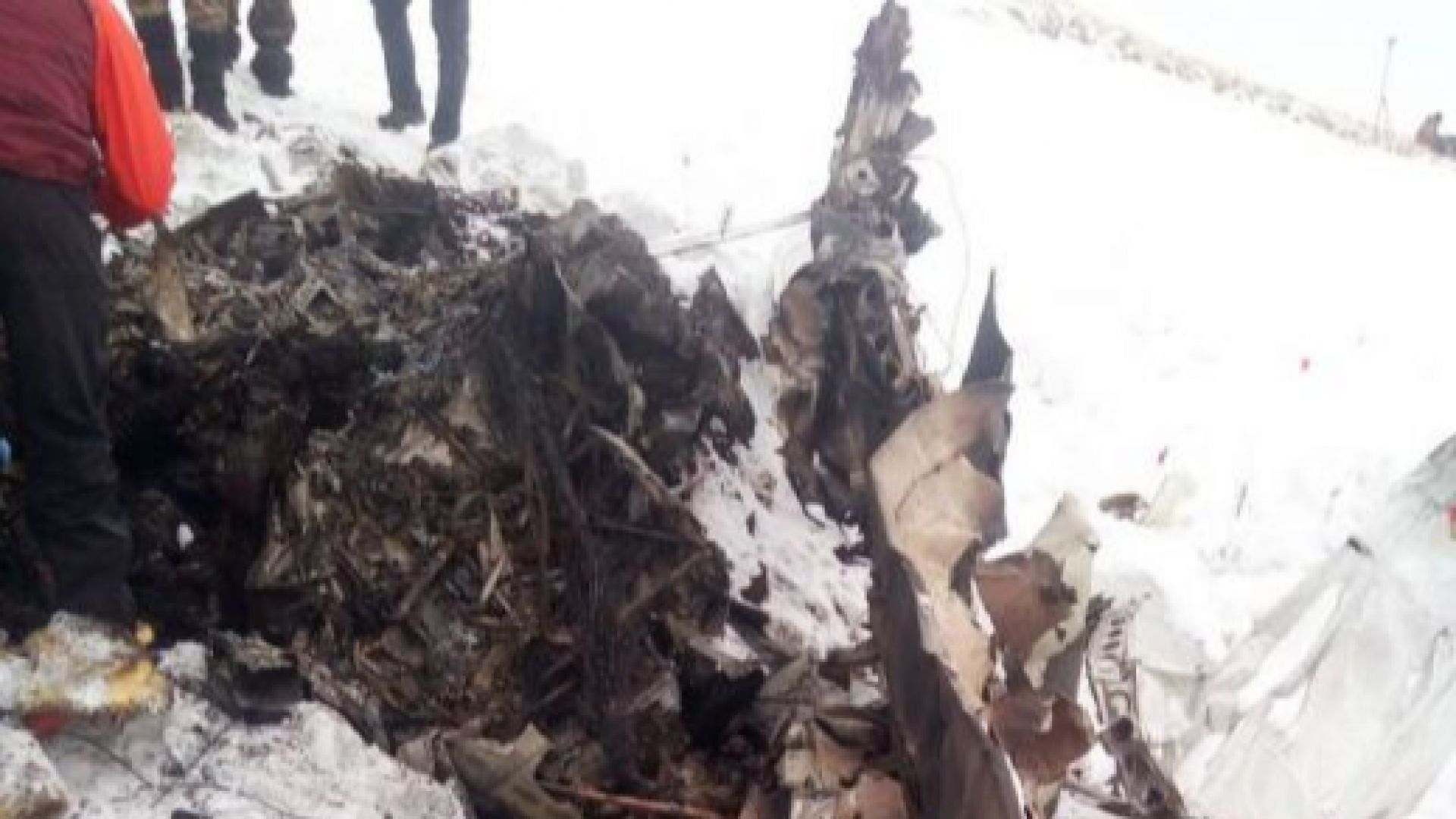 Прокуратурата проверява дали падналият самолет край Скопие е бил повреден
