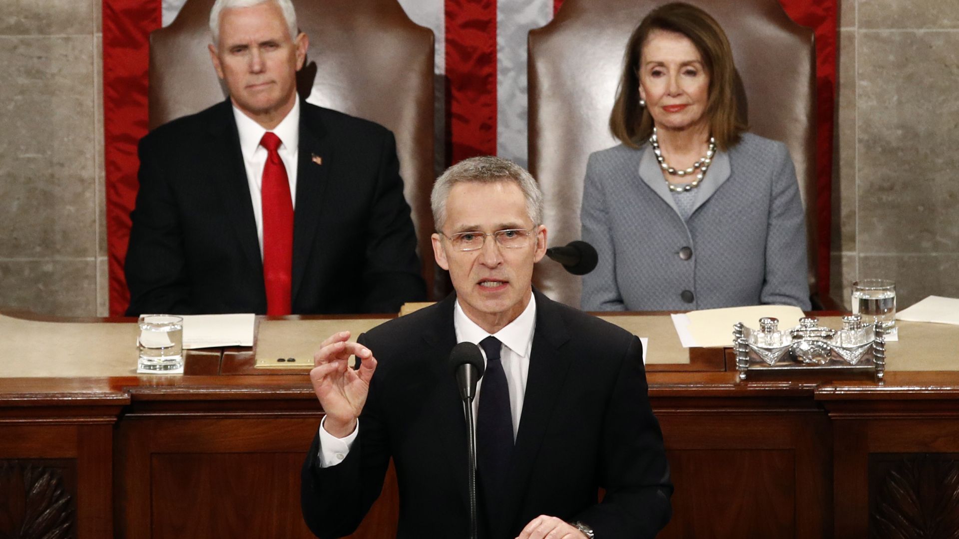 НАТО не иска нова надпревара във въоръжаването или нова Студена