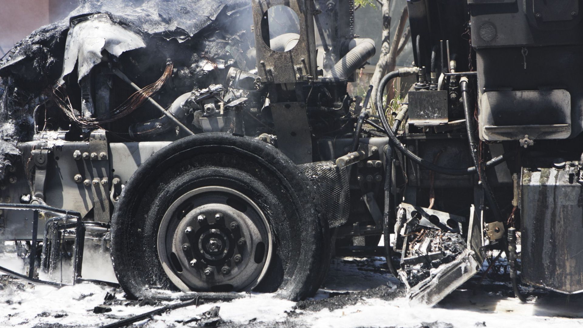 Тежкотоварен камион ще бъде изгорен като крайна мярка на протест