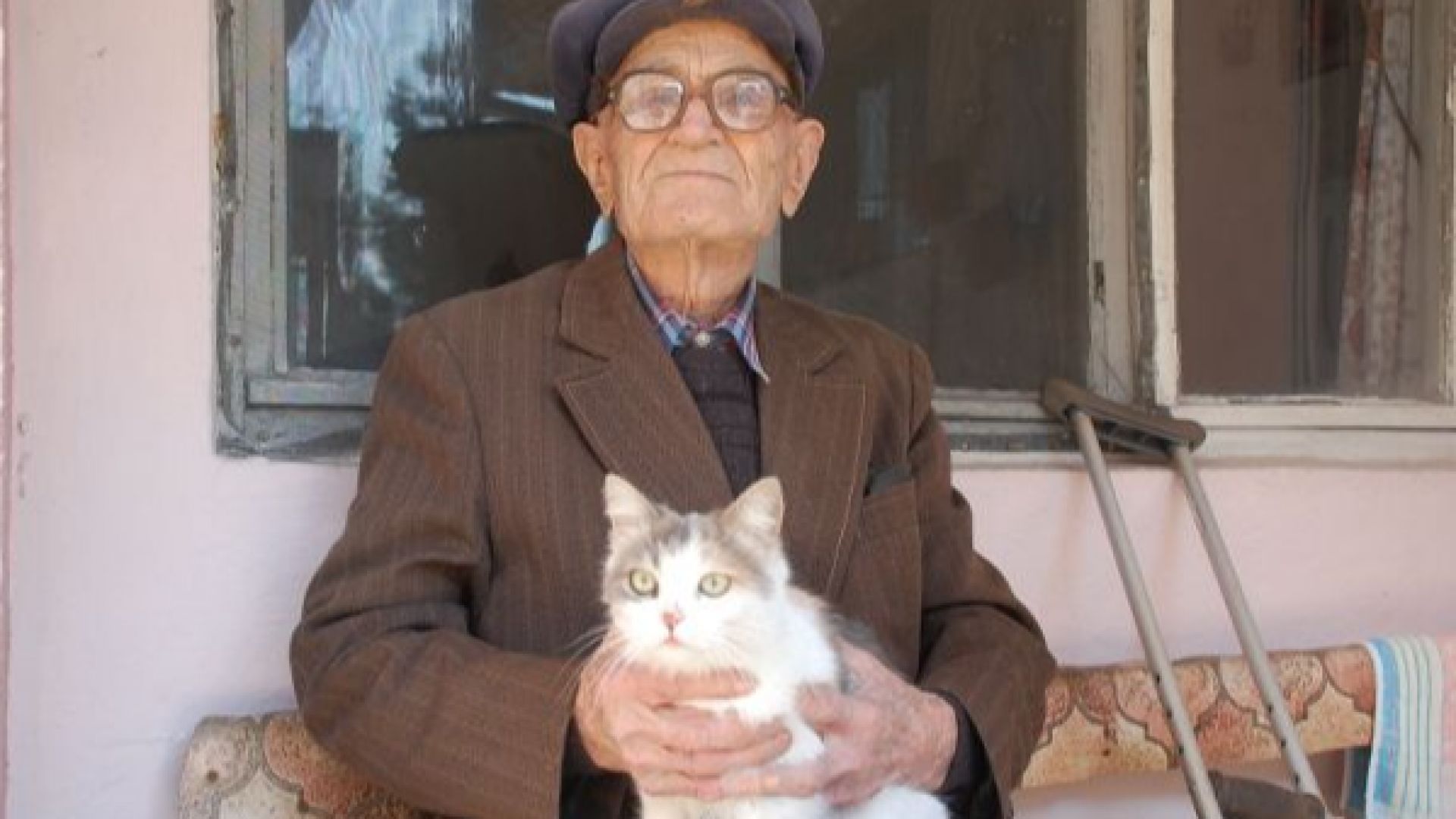Свиленградчанинът дядо Неделчо е най възрастният българин Достолепният мъж отпразнува 107 годишнината