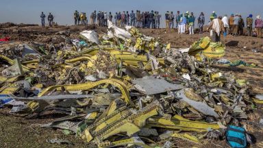 Пилотите на етиопския боинг не са могли да спрат падането на самолета