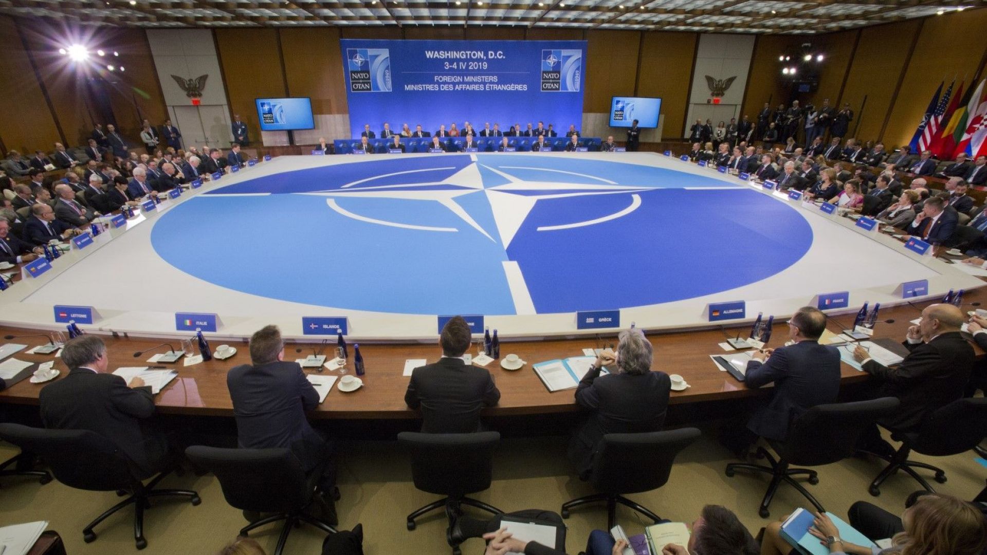 Организацията на Северноатлантическия договор потвърди намеренията си и занапред да