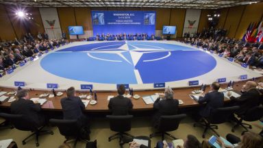 НАТО констатира че е невъзможно скоро да подобри отношенията си