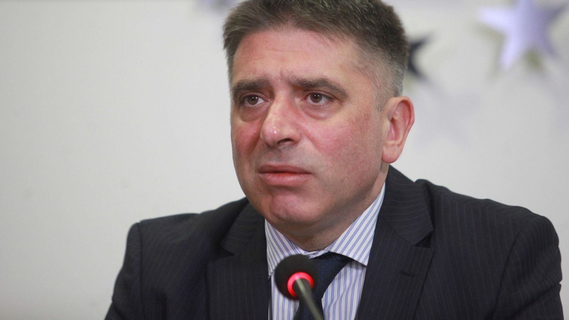 Парламентът освободи Цецка Цачева от поста министър на правосъдието и одобри Данаил  Кирилов