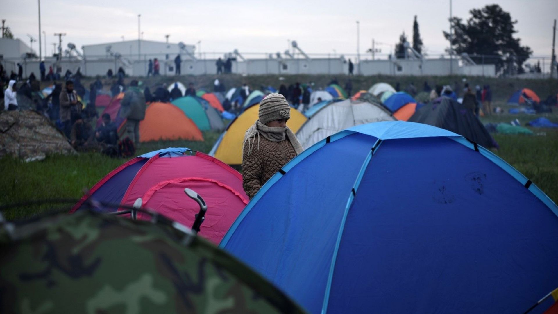 В знак на протест гърци блокираха със селскостопанска техника пътя