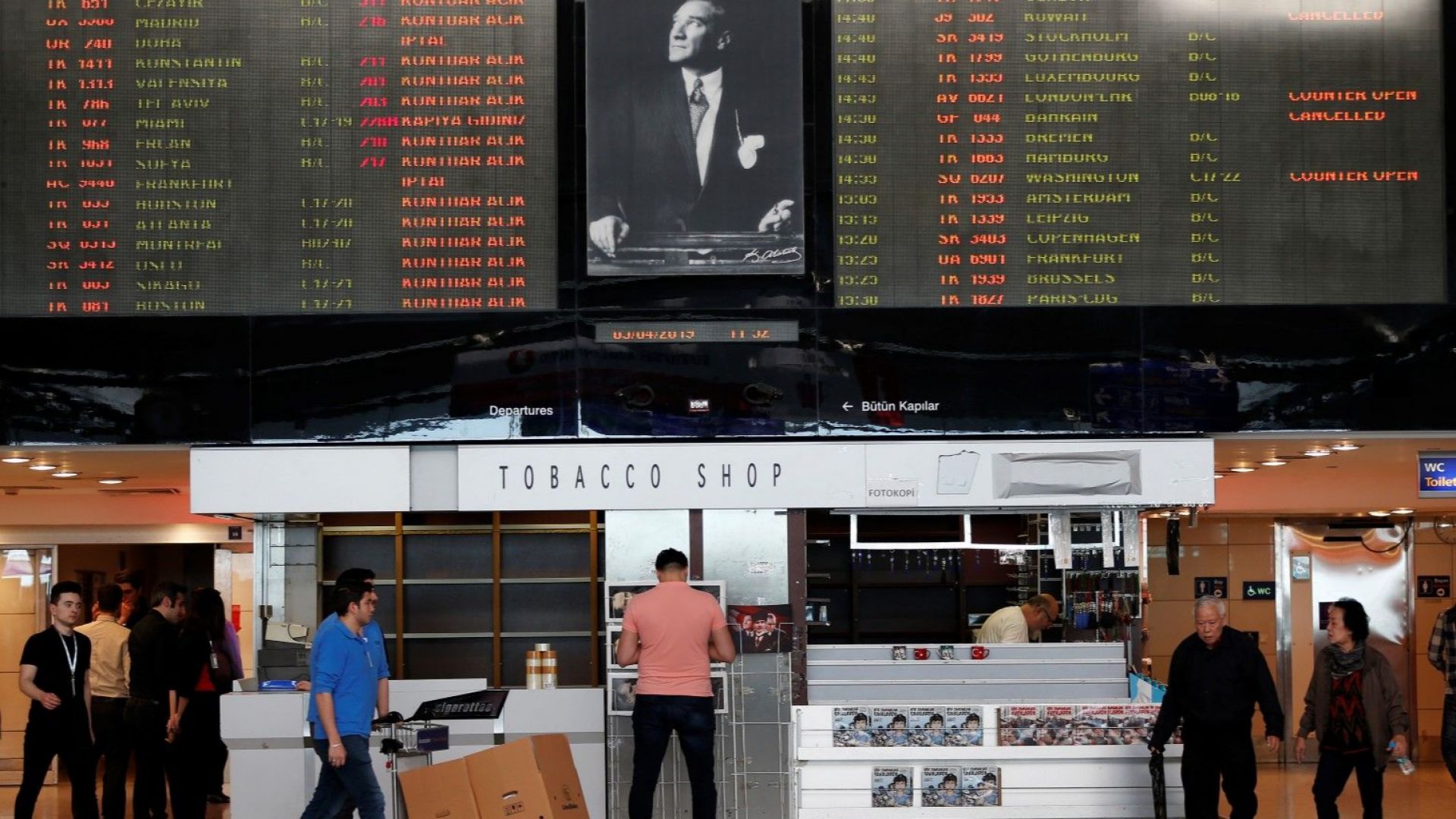 Летище Ататюрк в Истанбул изпрати последния си полет тази нощ