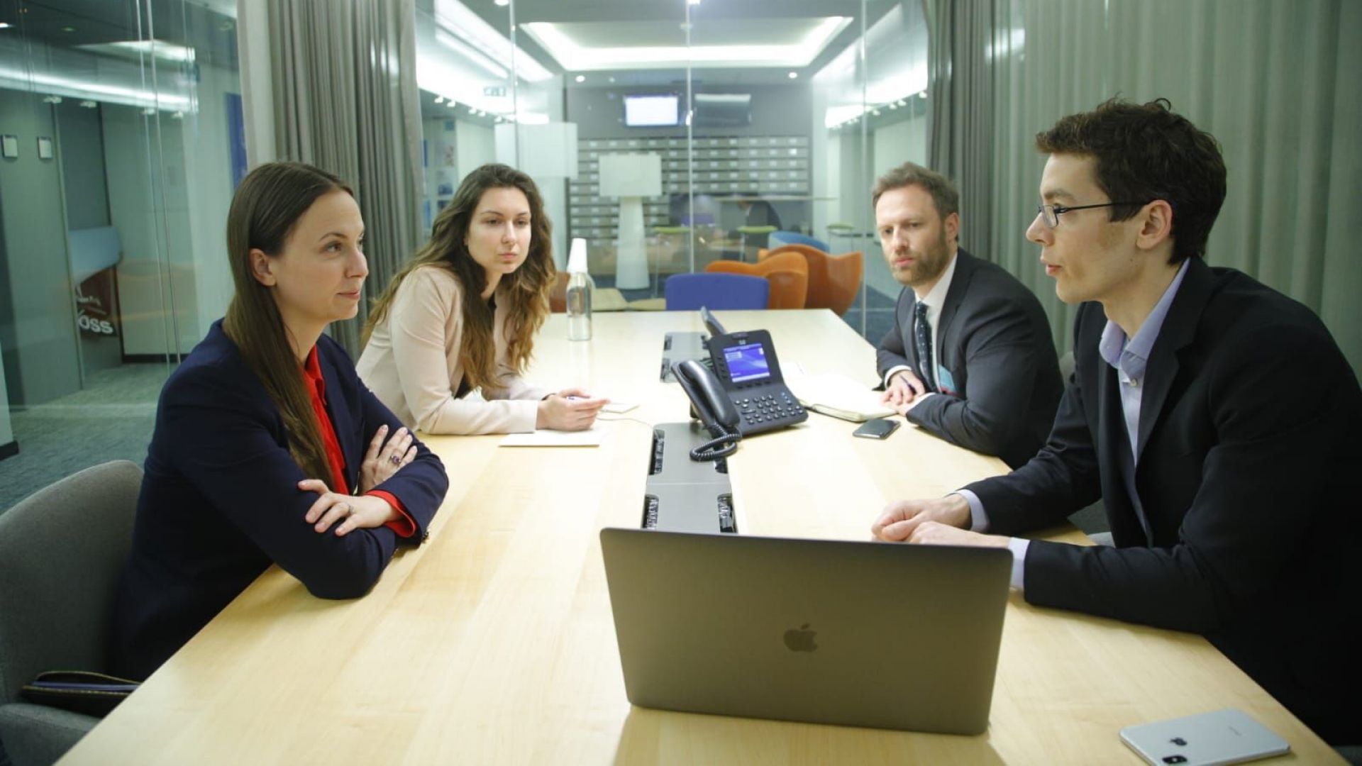 Прозрачността на информацията и контролът върху данните са само първа