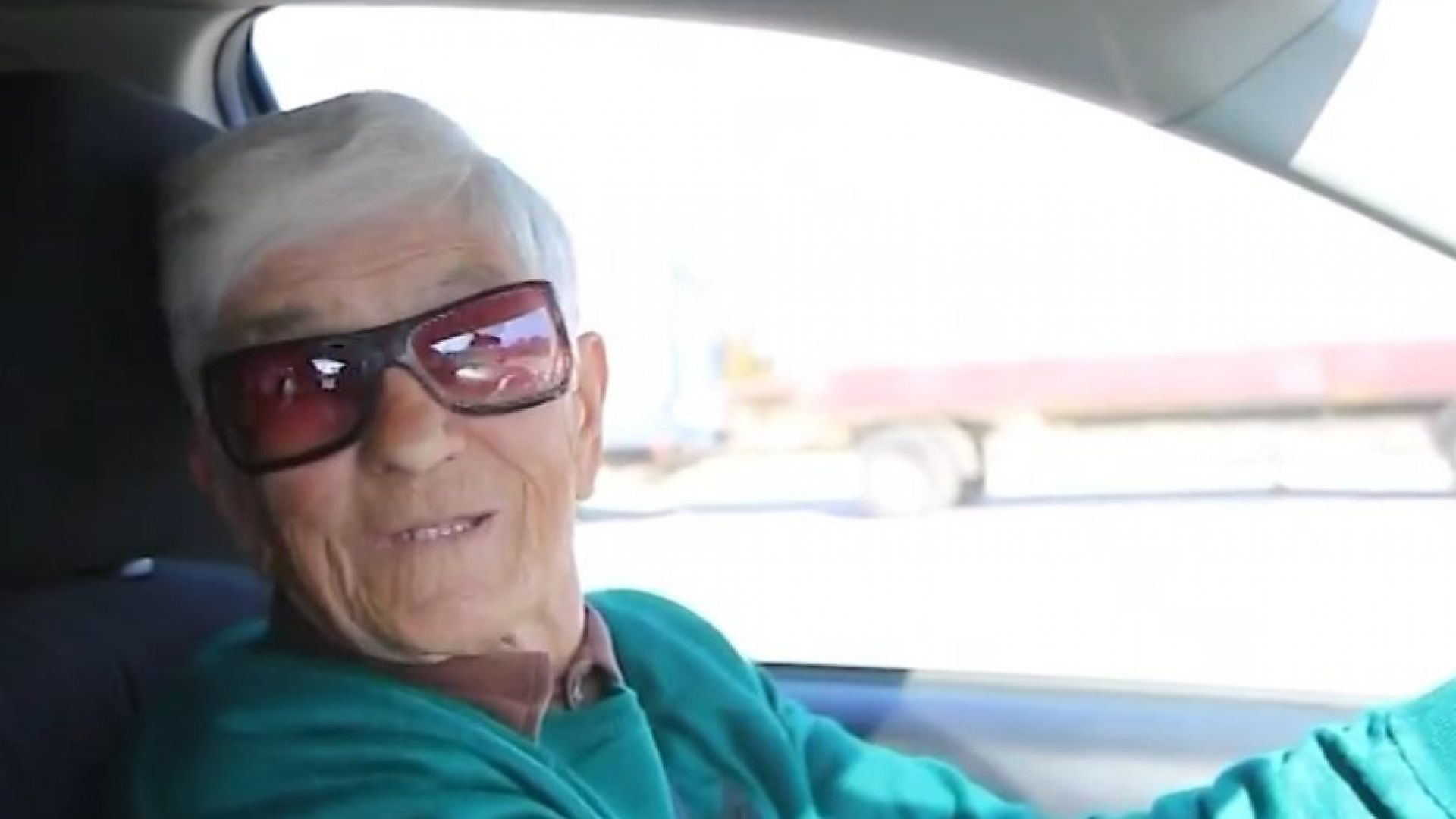 60 години зад волана и половин век участие в различни