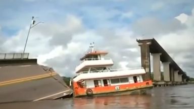  Ферибот се блъсна и унищожи мост над река в Северна Бразилия (видео)