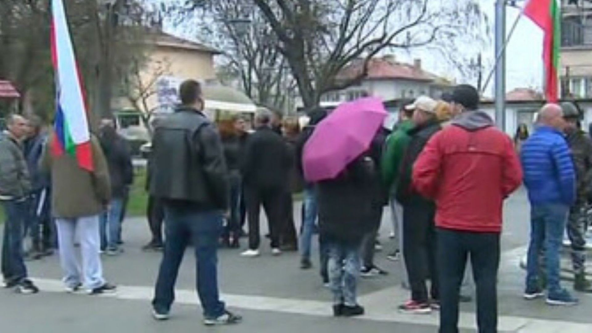 Жителите на Войводиново излязоха на протест срещу условните присъди на биячите 