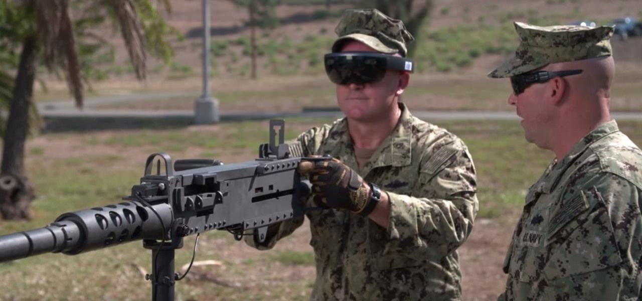 Войник с HoloLens 2
