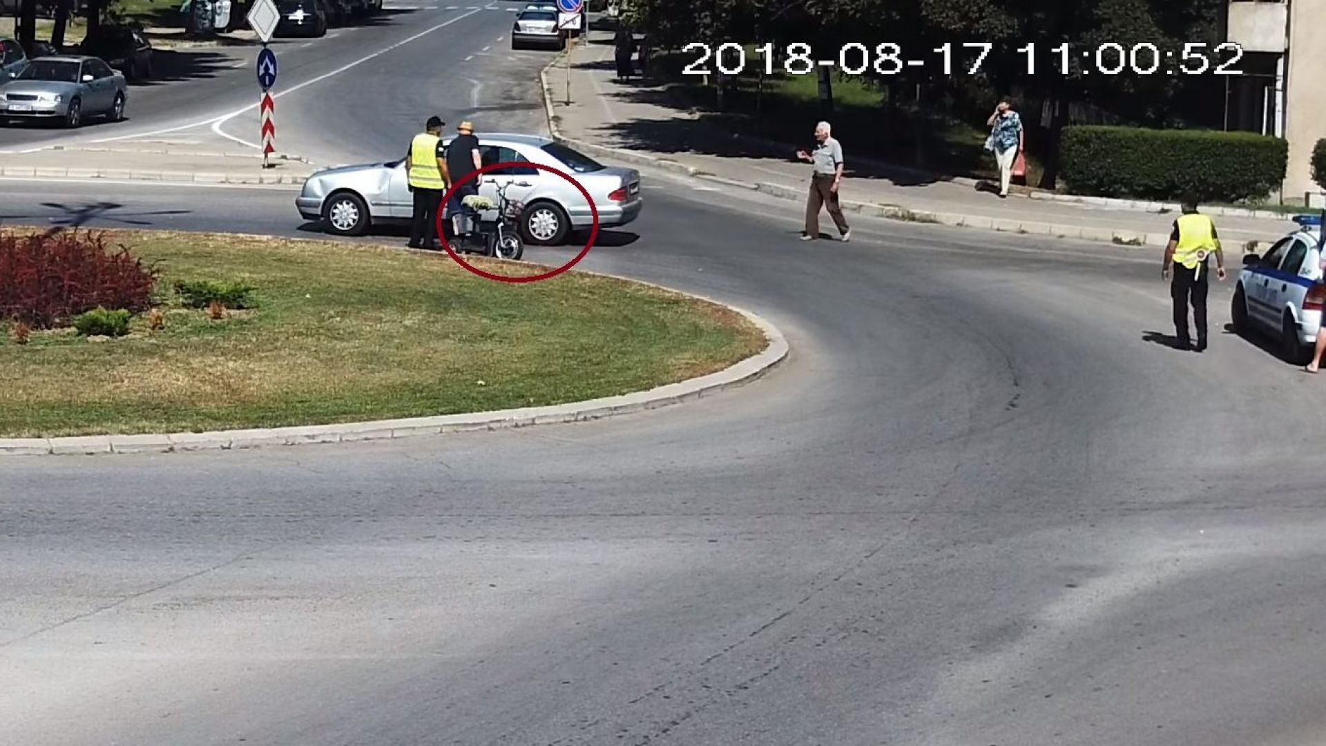 Главният секретар на президента Румен Радев публикува гневен пост във