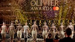 Драмата "Наследството" за хомосексуалния живот в Ню Йорк спечели 4 от призовете на театралните награди "Лорънс Оливие"