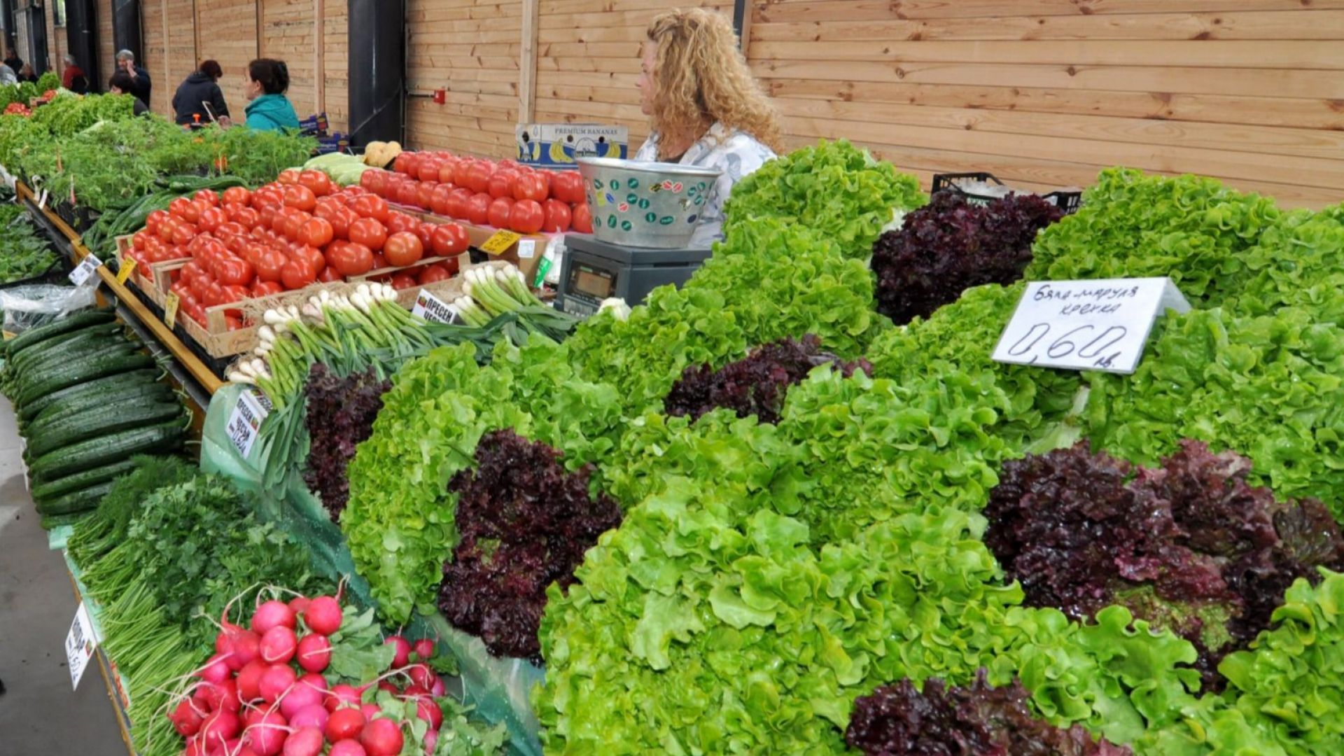 Повечето листни зеленчуци са замърсени с нитрати и бактерии При