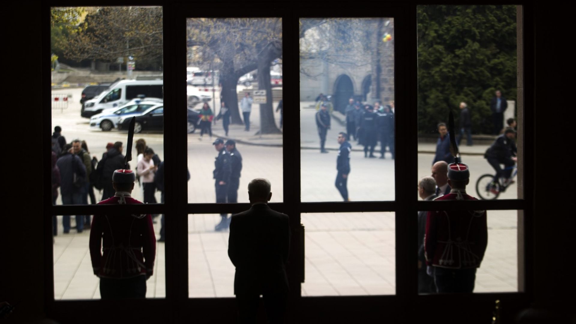 Консултативният съвет по национална сигурност свикан от президента Румен Радев