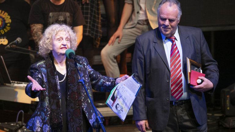 Татяна Лолова с приза "Георги Калоянчев" за цялостно творчество