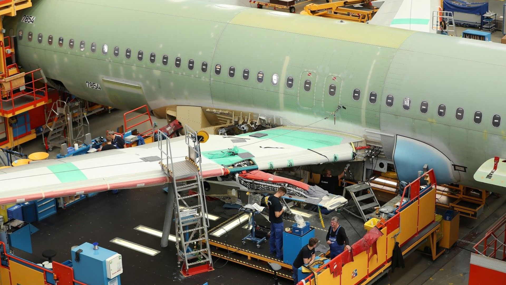 Рекордно поскъпване на акциите на "Еърбъс" след нови проблеми със 737 MAX на "Боинг"