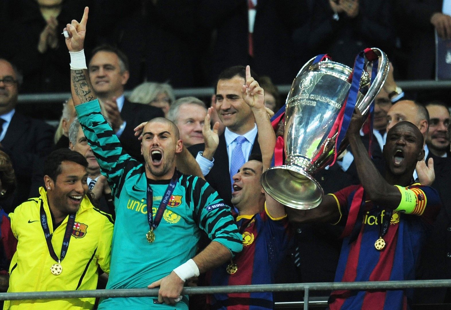 2011 г., Финал в Шампионската лига. След 3:1 купата е в ръцете на Ерик Абидал и Барселона. И на "Уембли" за Бербатов остана разочарование, дори не бе в групата