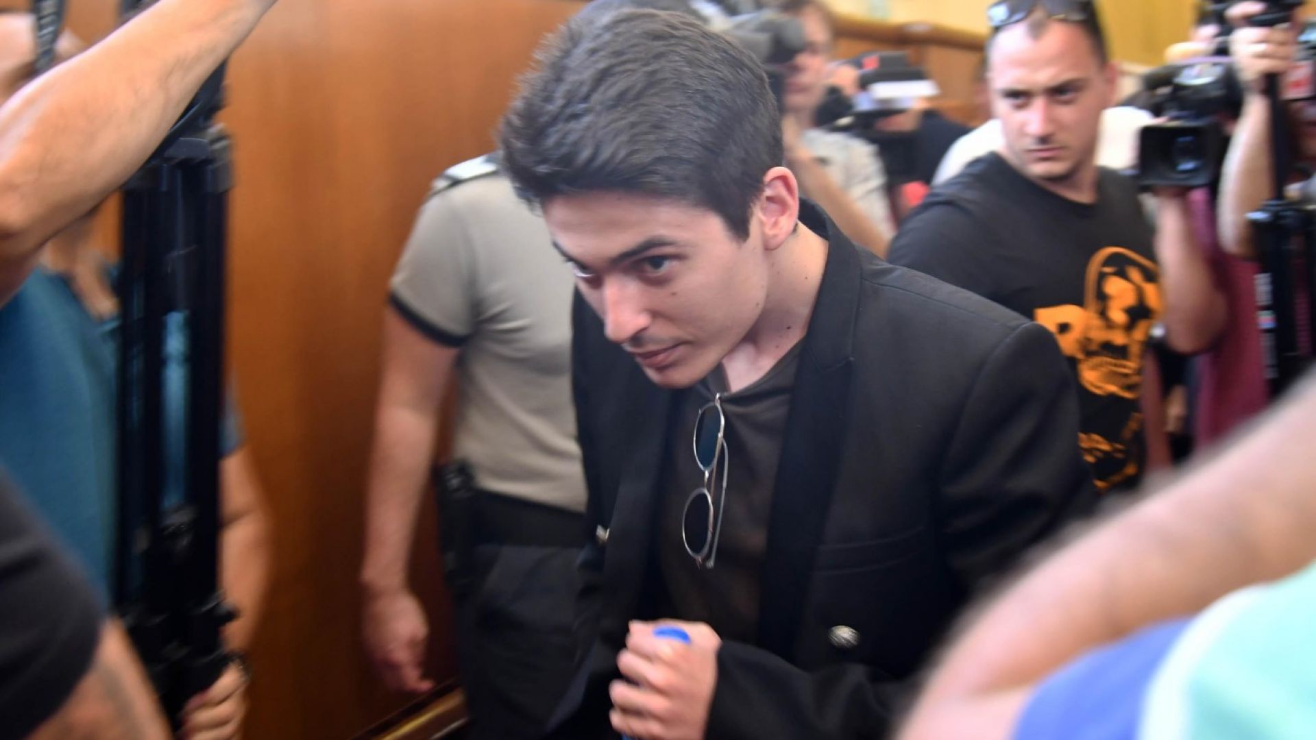 Синът на Ветко и Маринела Арабаджиеви Вълчо излиза на