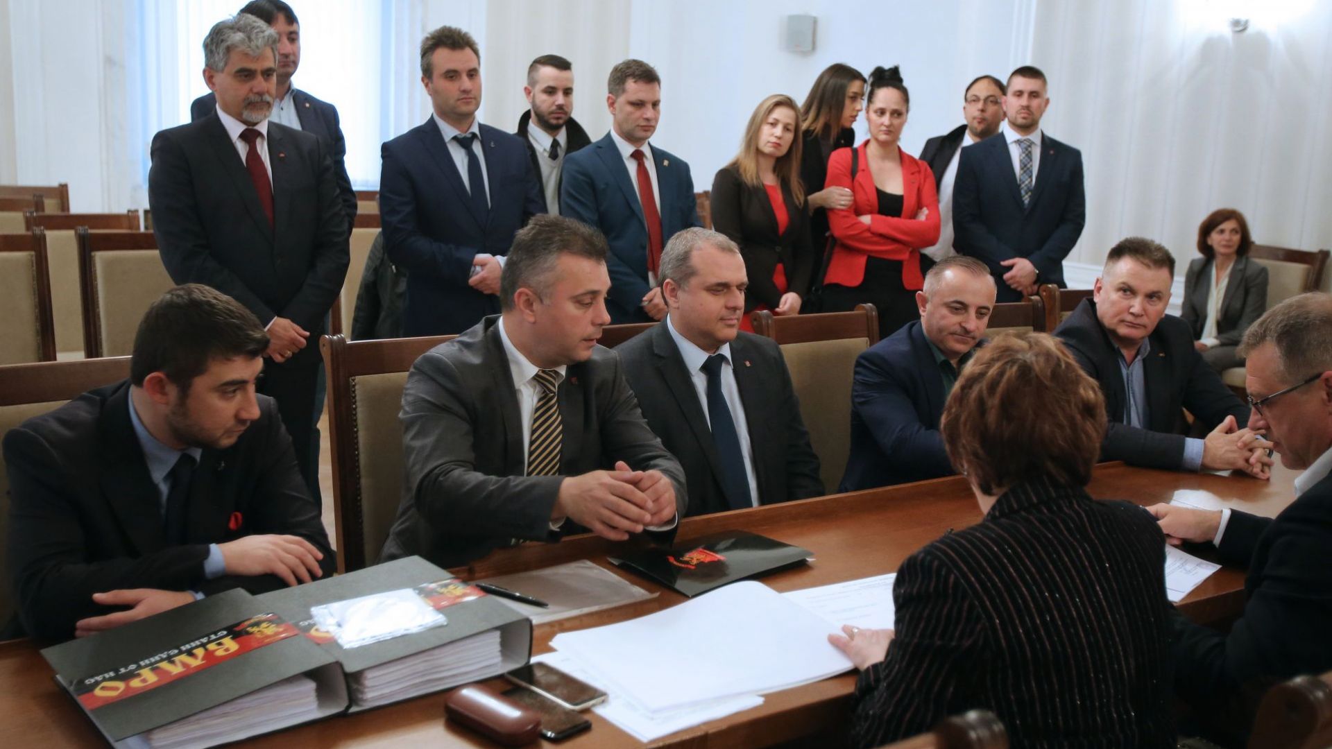 Представителите на ВМРО регистрираха партията в ЦИК 