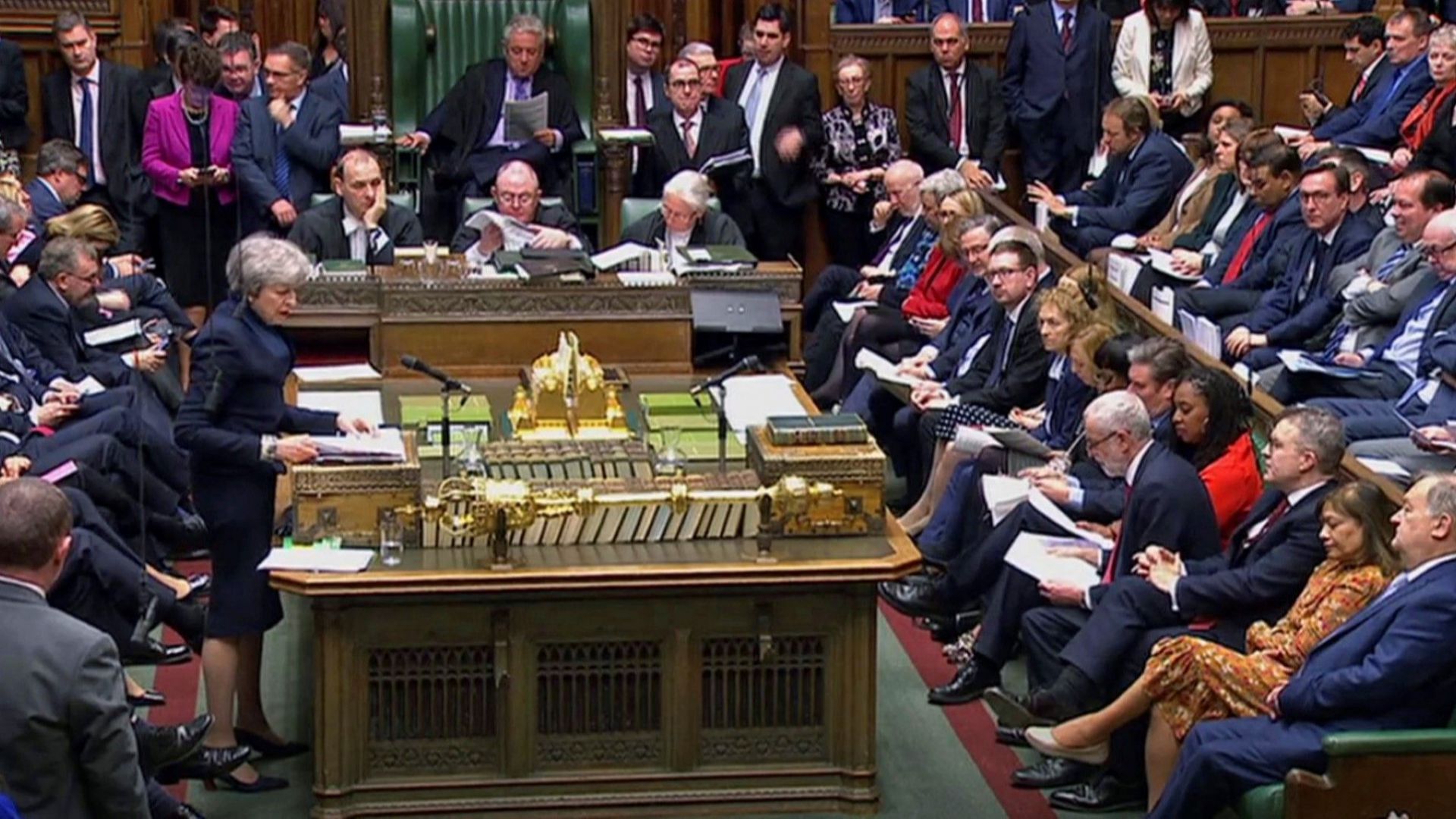 Британските депутати одобриха днес плана на министър председателката Тереза Мей да