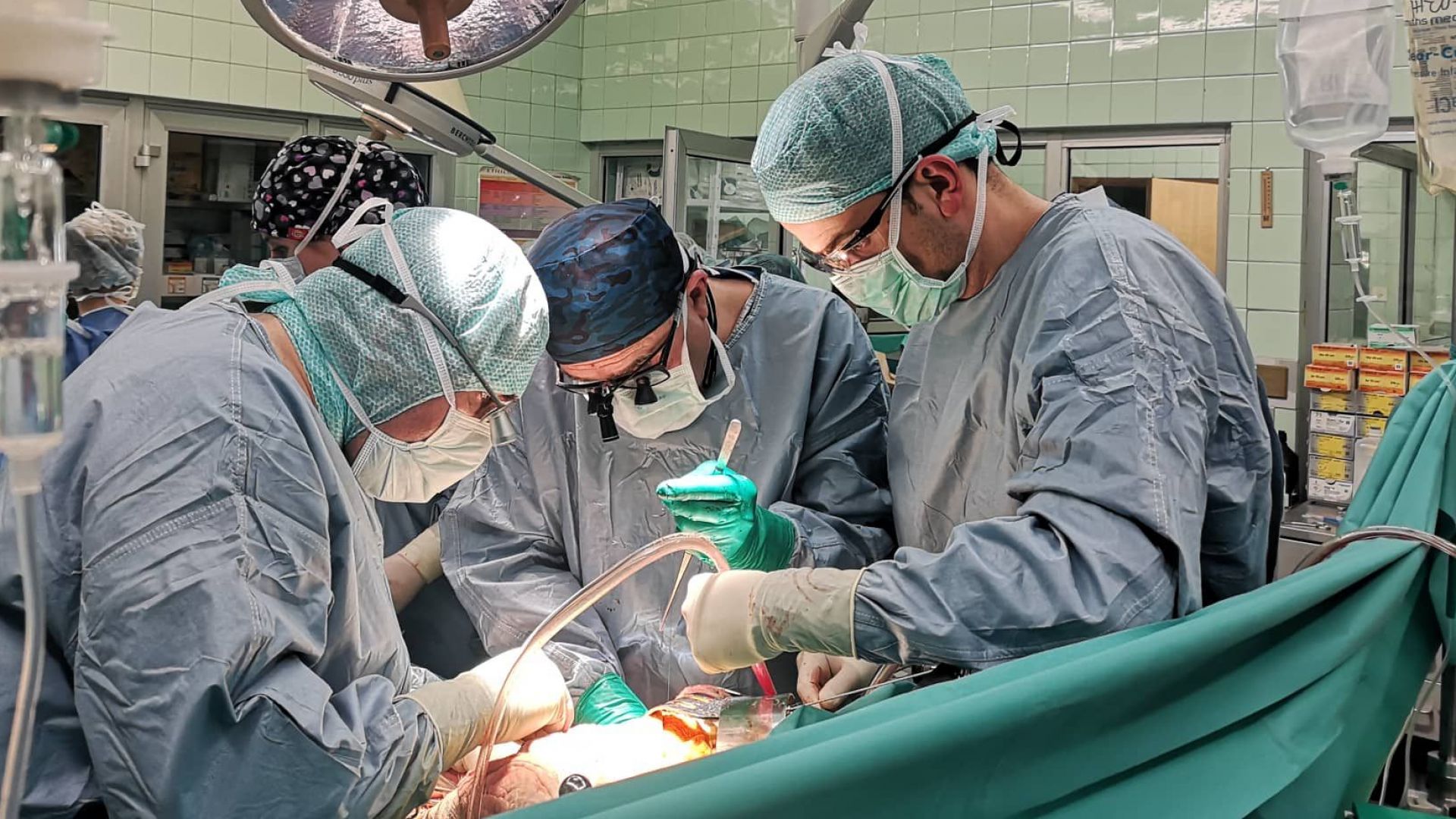 Хирурзи от Военномедицинската академия извършиха за първи път чернодробна трансплантация,