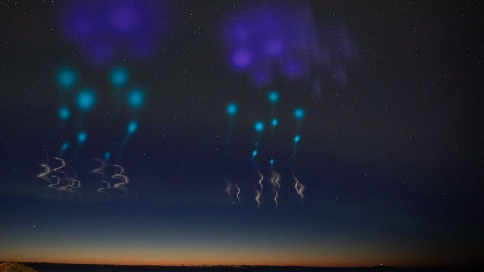 Експеримент на НАСА озари със странни светлини небето над Норвегия (видео)
