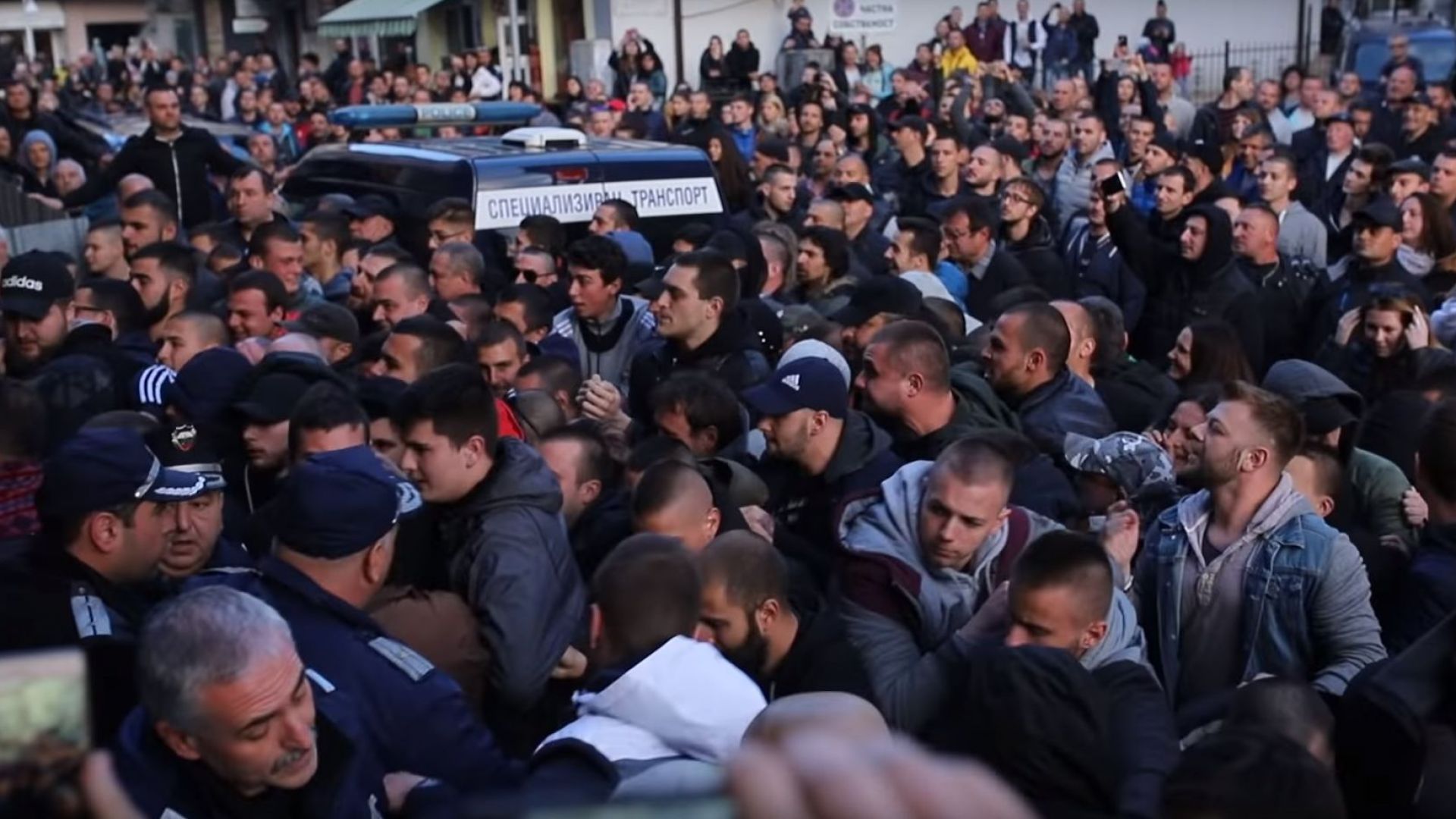 Премиерът Бойко Борисов заяви че е разпоредил на вътрешния министър